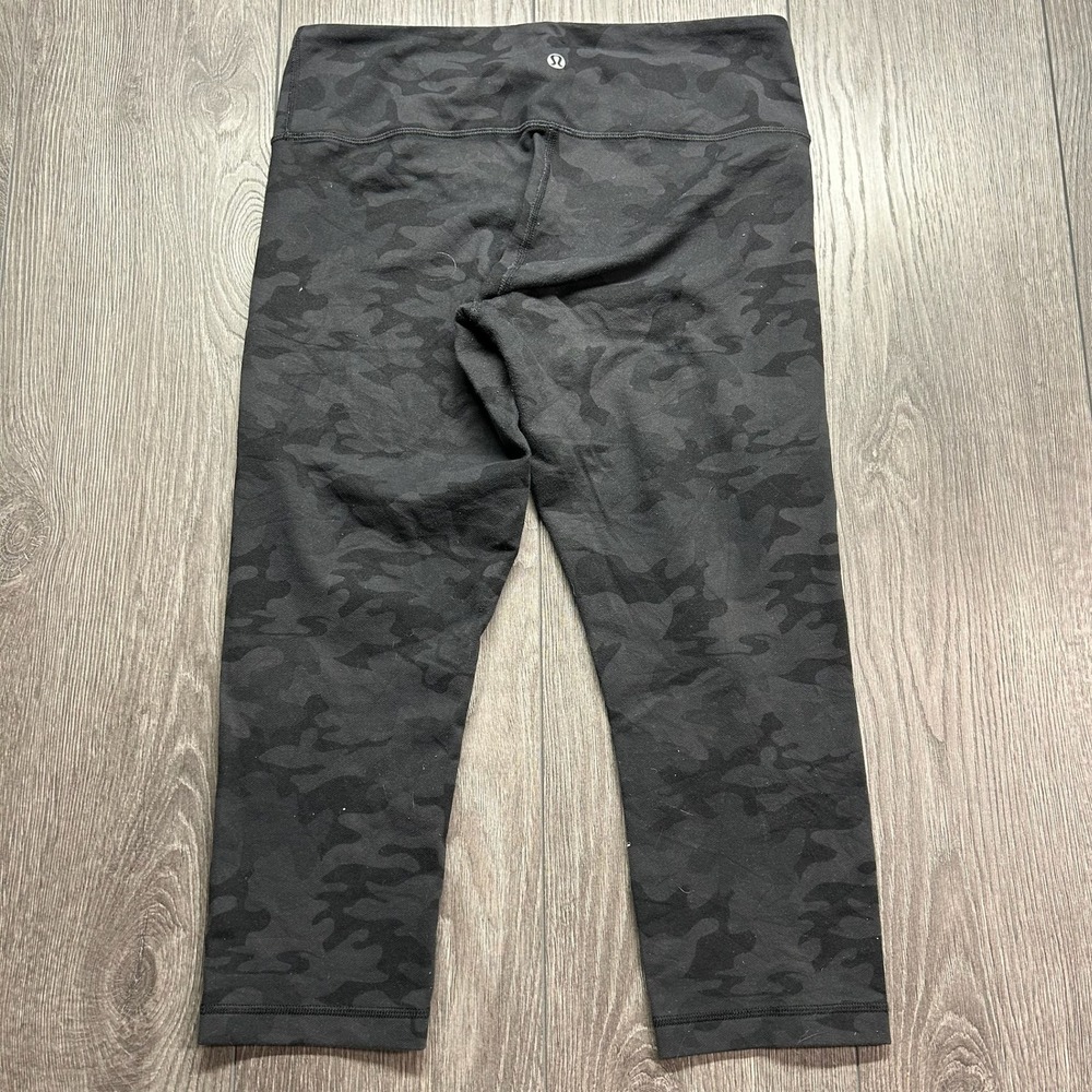 Lululemon Wunder Under Crop Leggings Size 8 Black Camo Yoga Pants Jogging